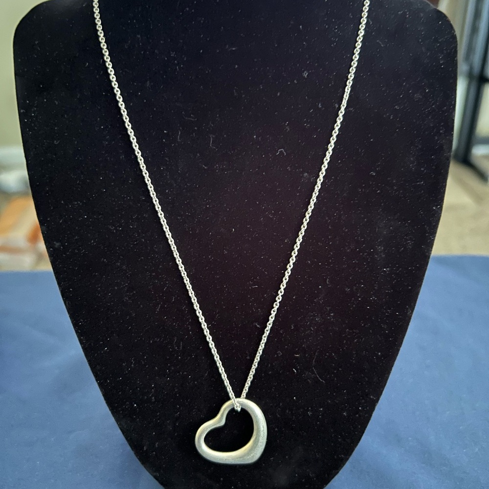 Authentic Tiffany & co Silver Heart Pendant Peretti Necklace